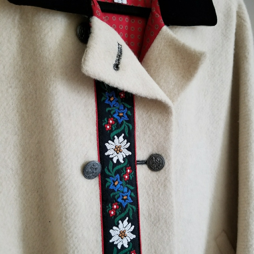 Vintage - Beautiful Wool Poncho - Picture 6 of 8